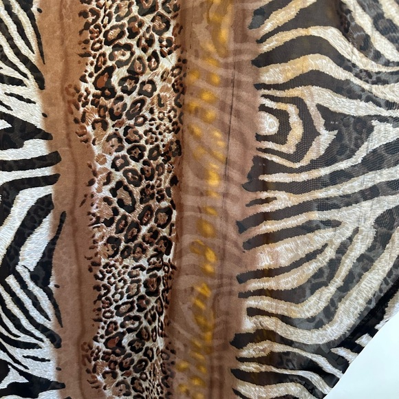 ❤️ Annalee + Hope Brown Animal Print Blouse Large NWOT - Picture 3 of 7